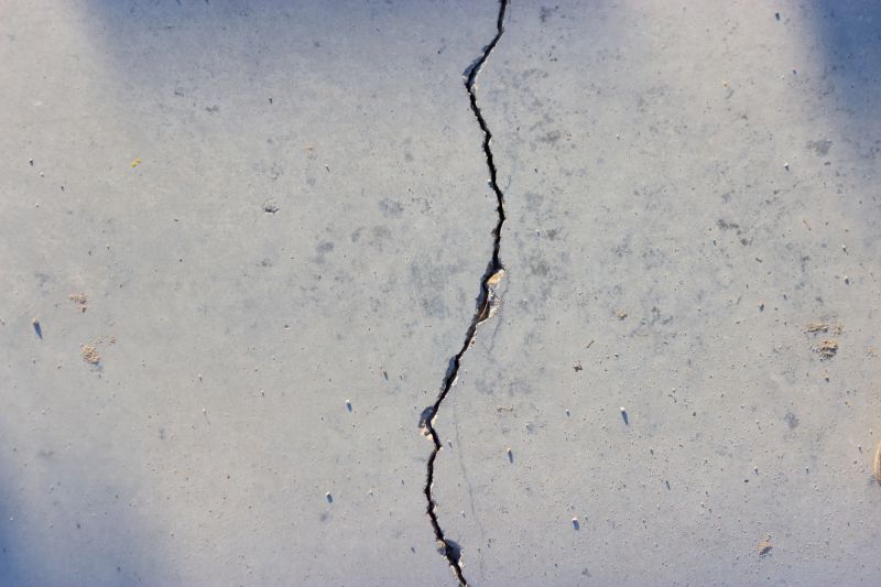 Concrete Crack Filling